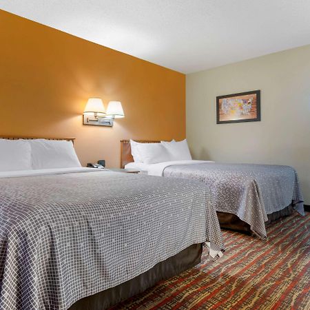 Econo Lodge Lakeview Маркет Екстериор снимка