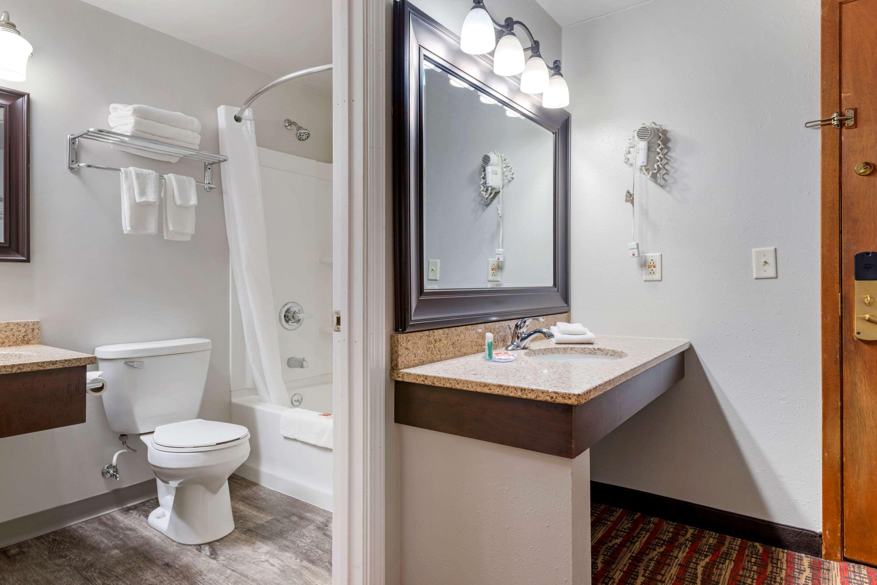 Econo Lodge Lakeview Маркет Екстериор снимка