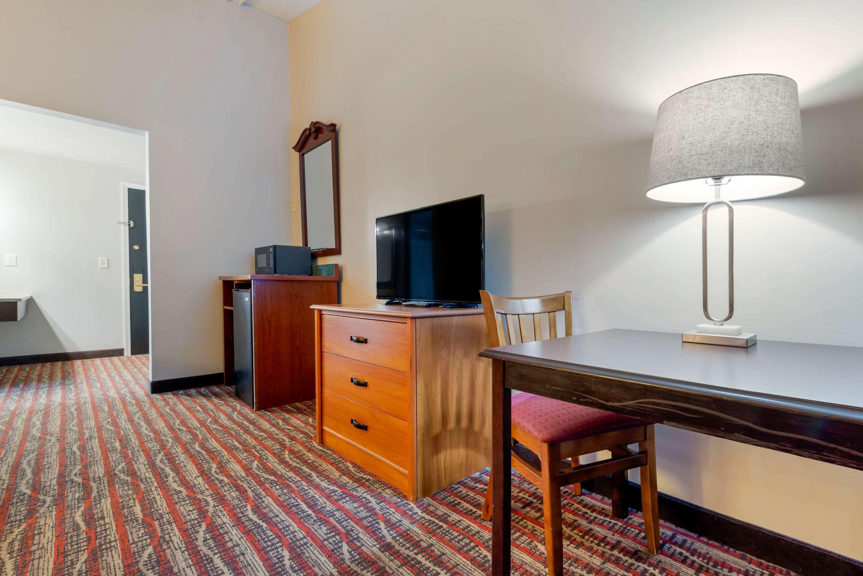 Econo Lodge Lakeview Маркет Екстериор снимка