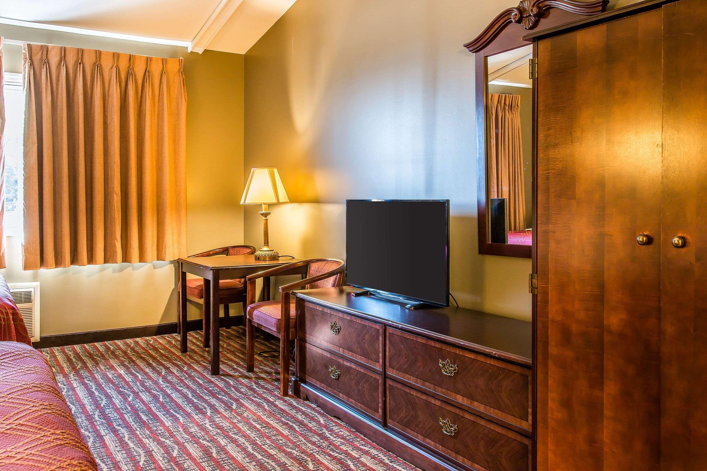 Econo Lodge Lakeview Маркет Екстериор снимка
