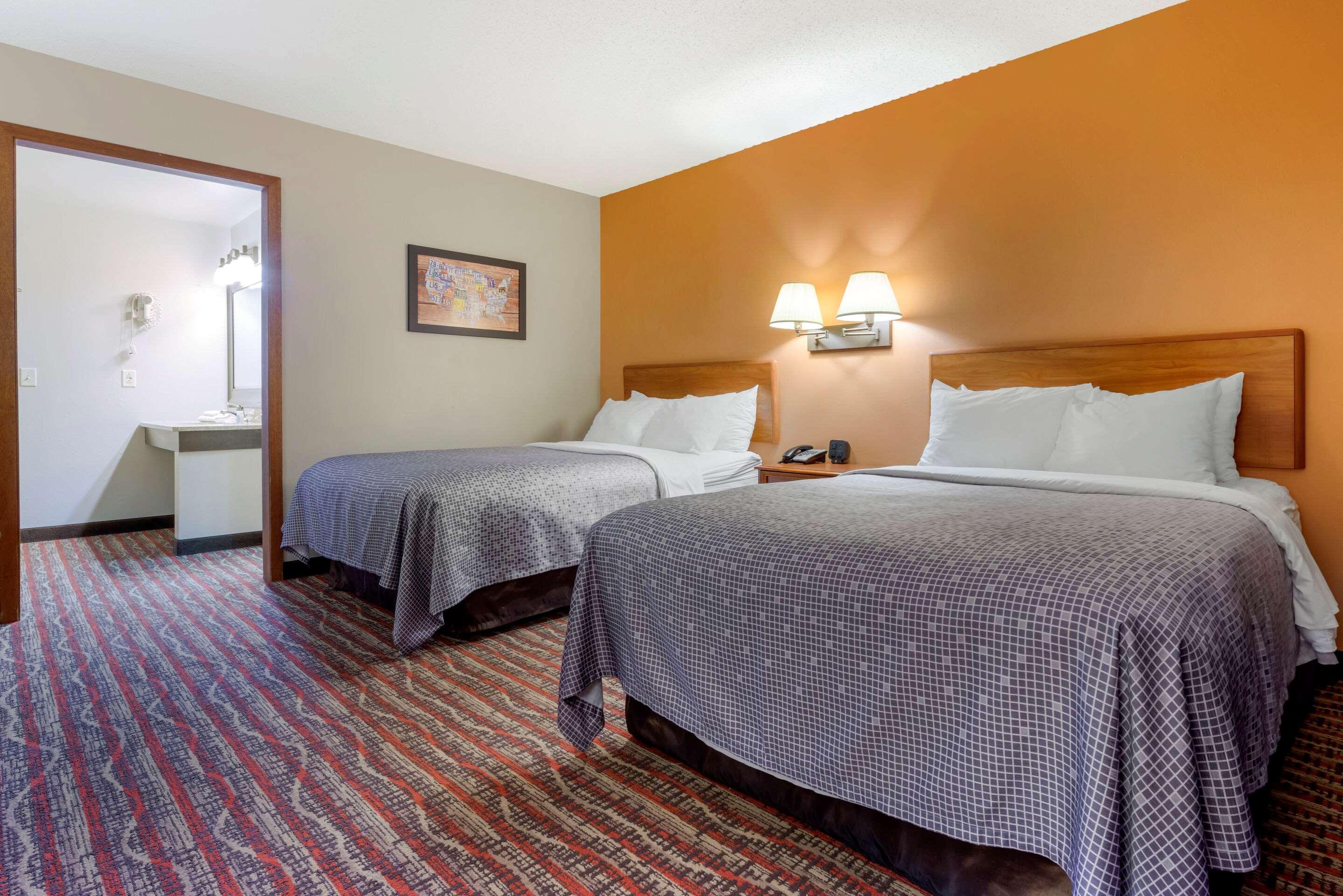Econo Lodge Lakeview Маркет Екстериор снимка