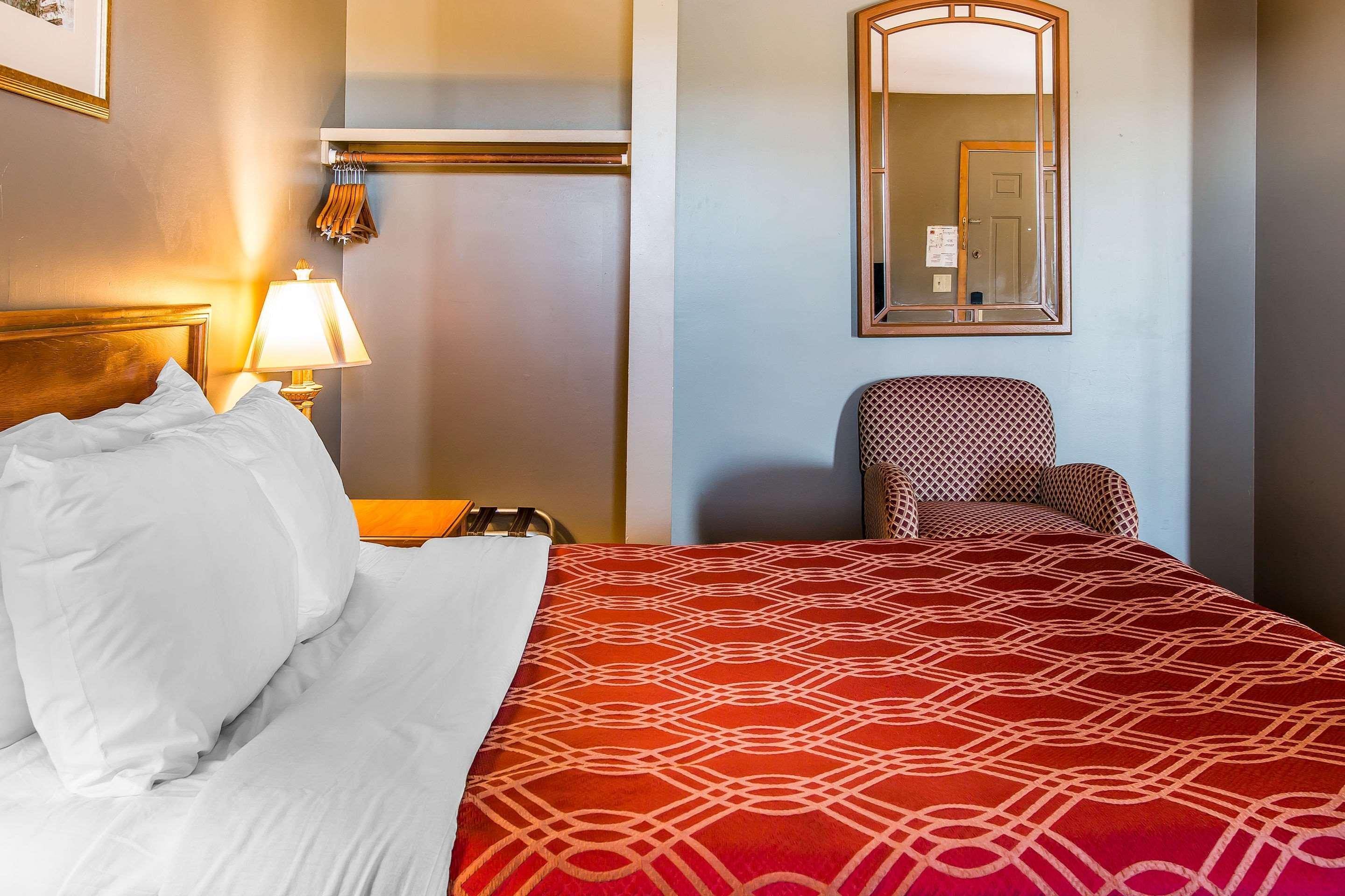 Econo Lodge Lakeview Маркет Екстериор снимка