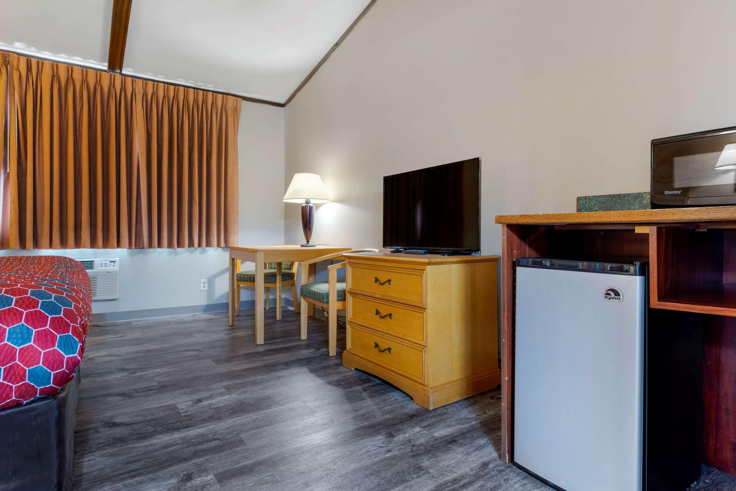 Econo Lodge Lakeview Маркет Екстериор снимка