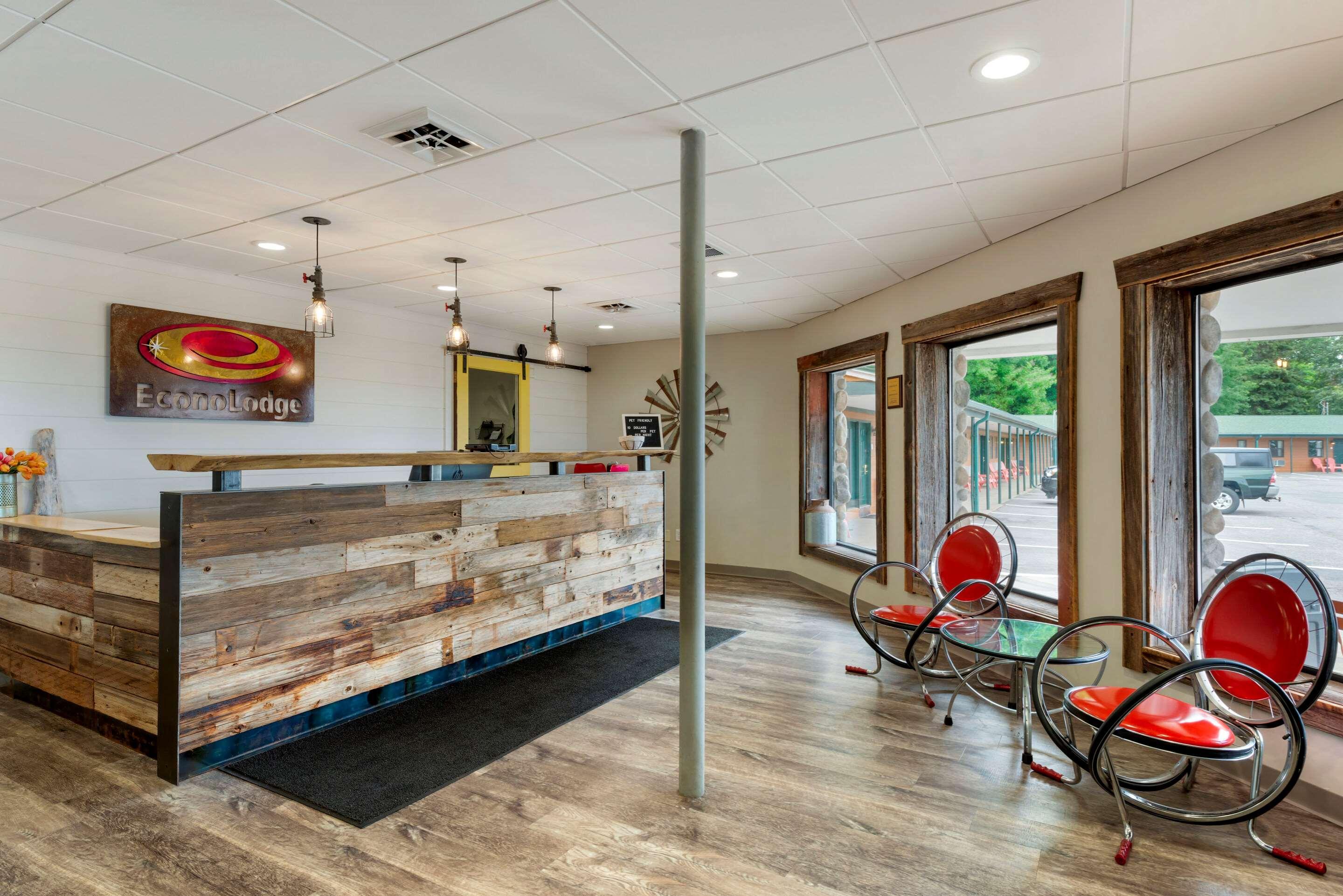 Econo Lodge Lakeview Маркет Екстериор снимка