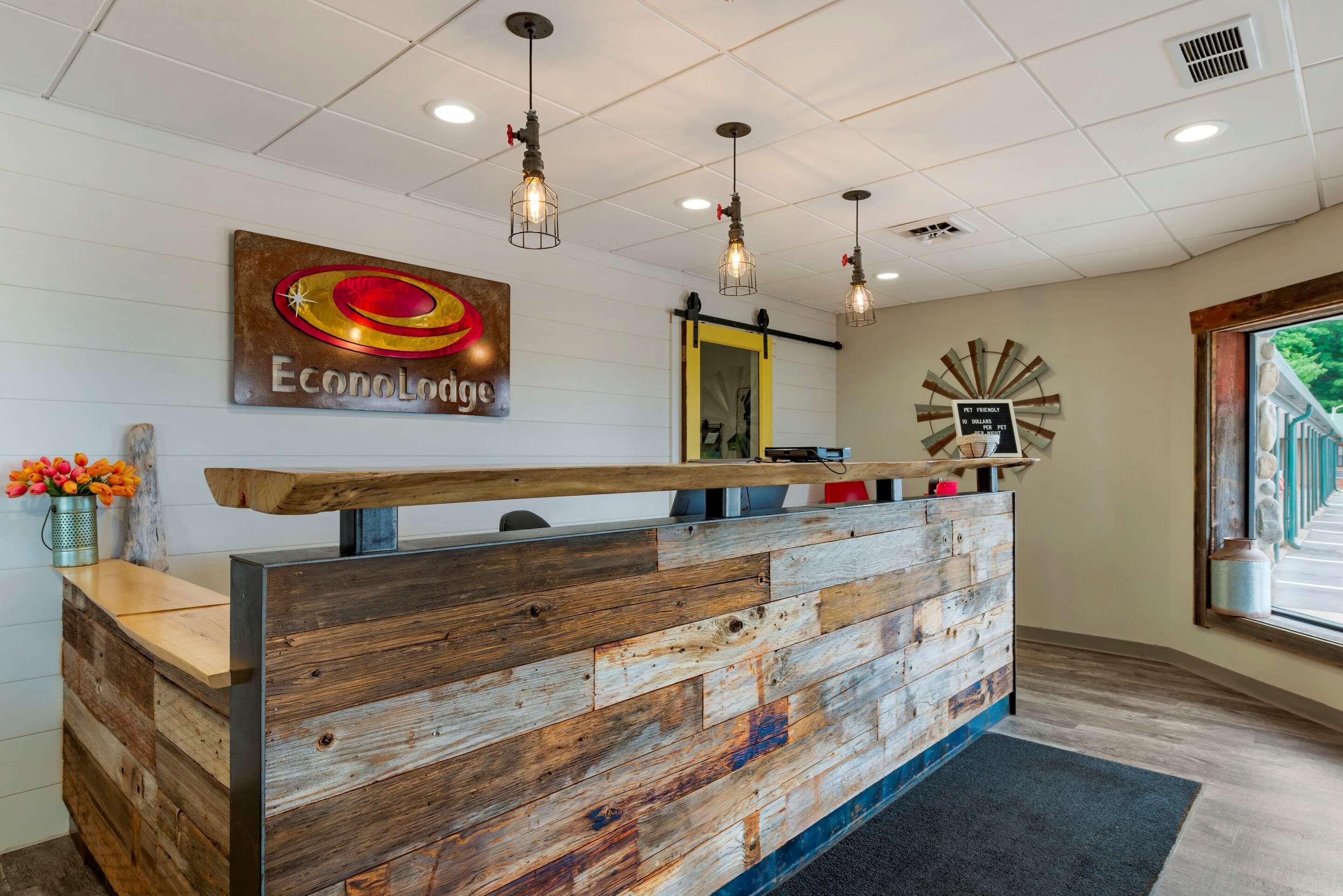 Econo Lodge Lakeview Маркет Екстериор снимка