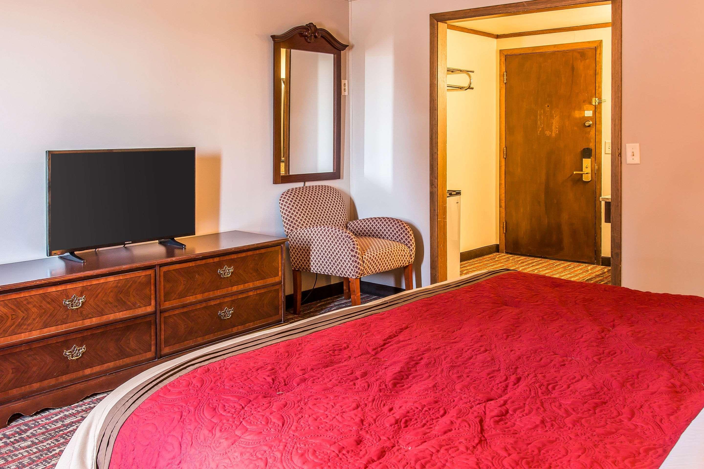 Econo Lodge Lakeview Маркет Екстериор снимка
